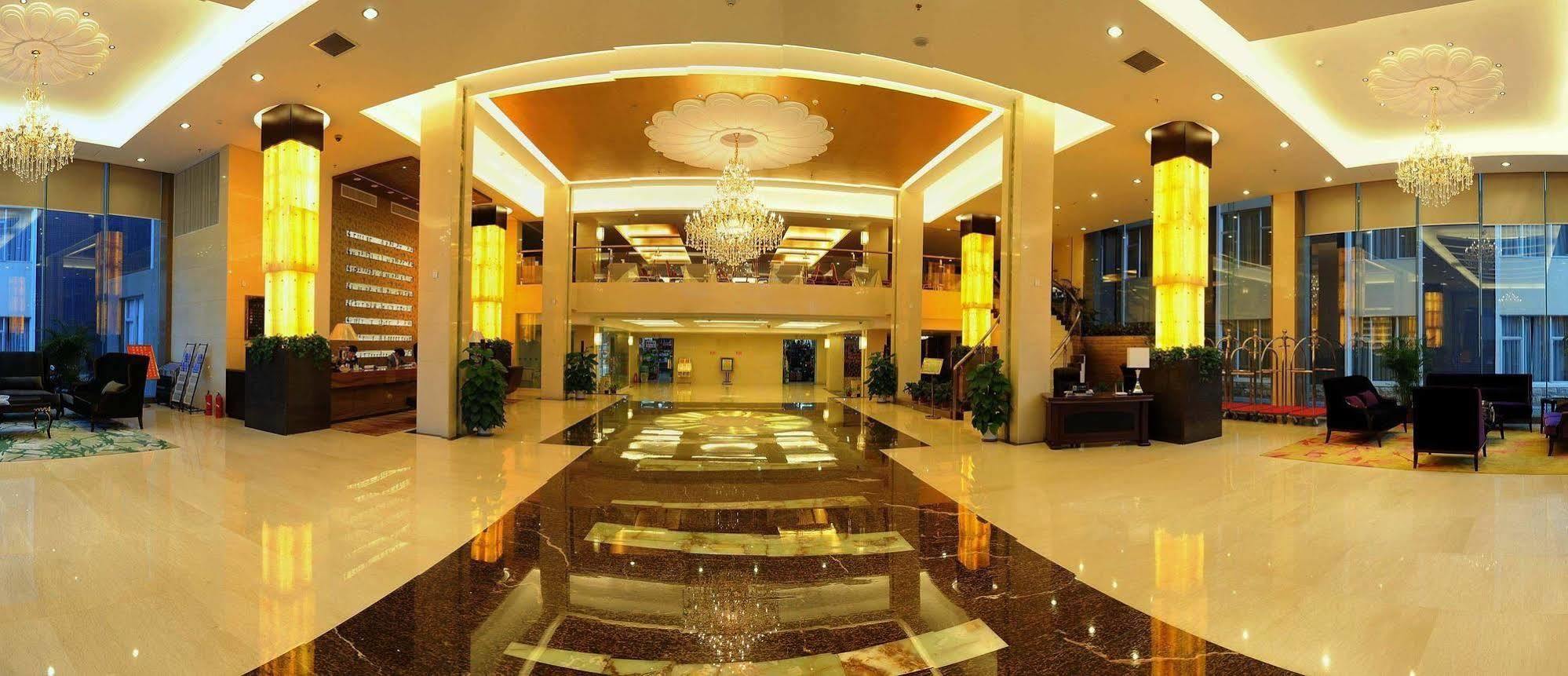 Golden Dragonball Hotel Kujlin Kültér fotó